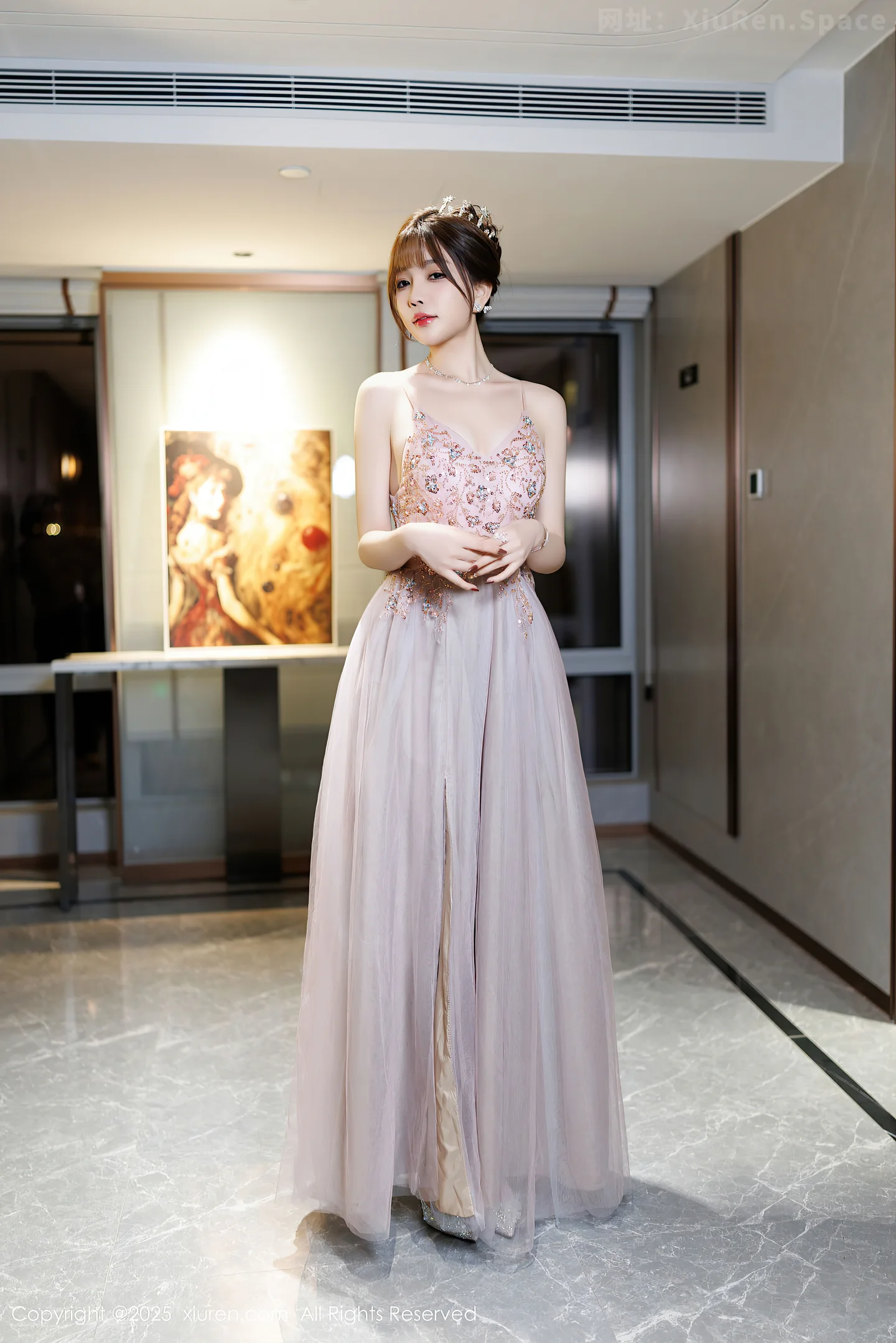 图片[3]-[XiuRen秀人网] VOL.9699 女神徐莉芝Booty性感碎花连衣裙配超薄肉丝秀完美身材诱惑写真100P-秀人网官方网站